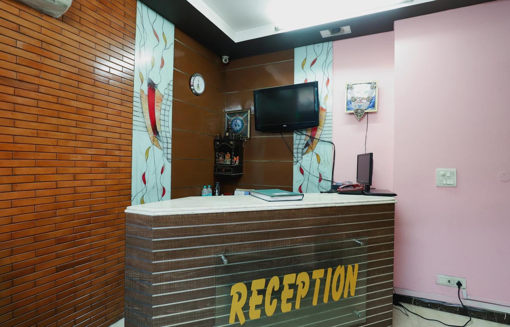 Hotel O J P Inn Near Patel Nagar Metro Station นิวเดลี ภายนอก รูปภาพ