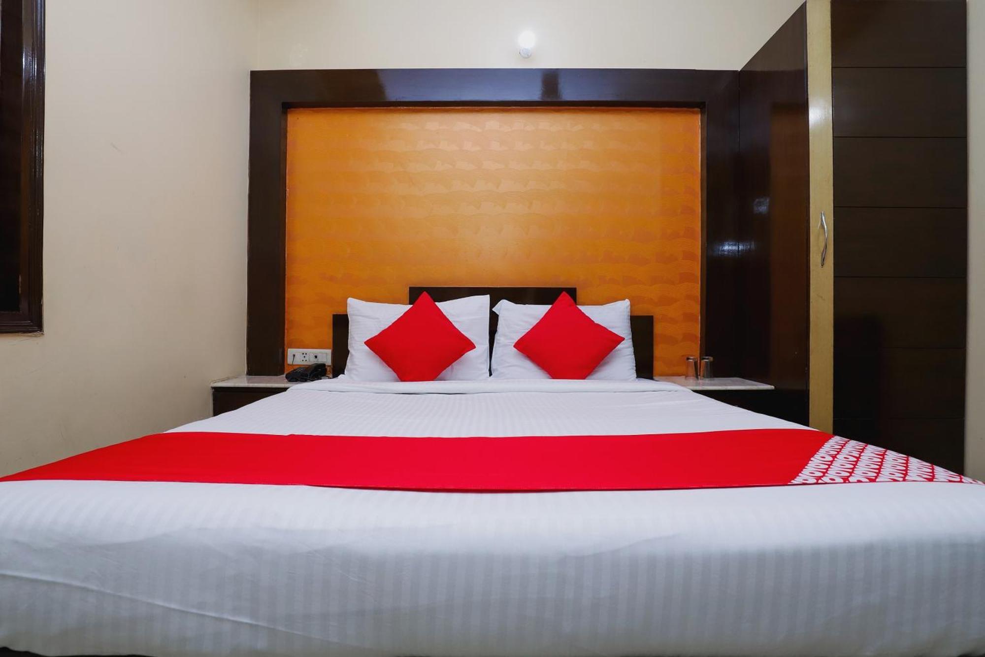 Hotel O J P Inn Near Patel Nagar Metro Station นิวเดลี ภายนอก รูปภาพ