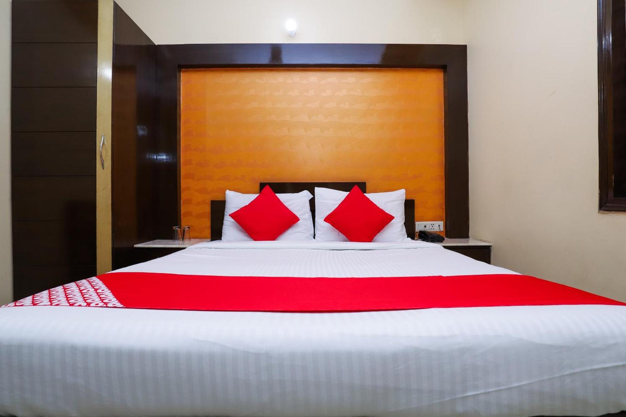 Hotel O J P Inn Near Patel Nagar Metro Station นิวเดลี ภายนอก รูปภาพ